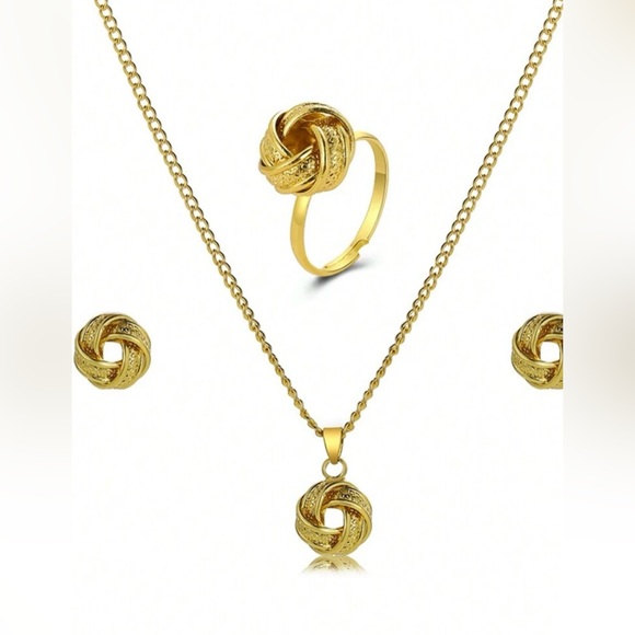 Jewelry 3 set necklace, stud earrings, and a ring size 8 gold plated knot design - Picture 2 of 4